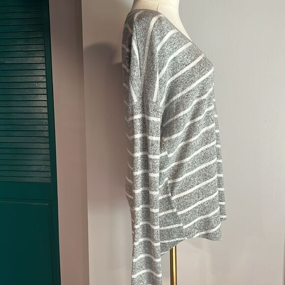 Korye Gray Striped long sleeve high low tunic sweater Women's Top - s - Picture 3 of 6